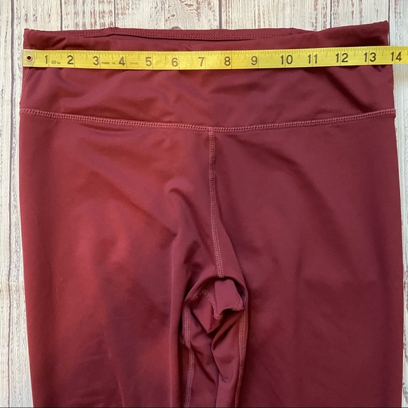 Fabletics Mid-Rise Reflective Powerlite 7/8 Leggings. Size Medium. EUC - Picture 11 of 13